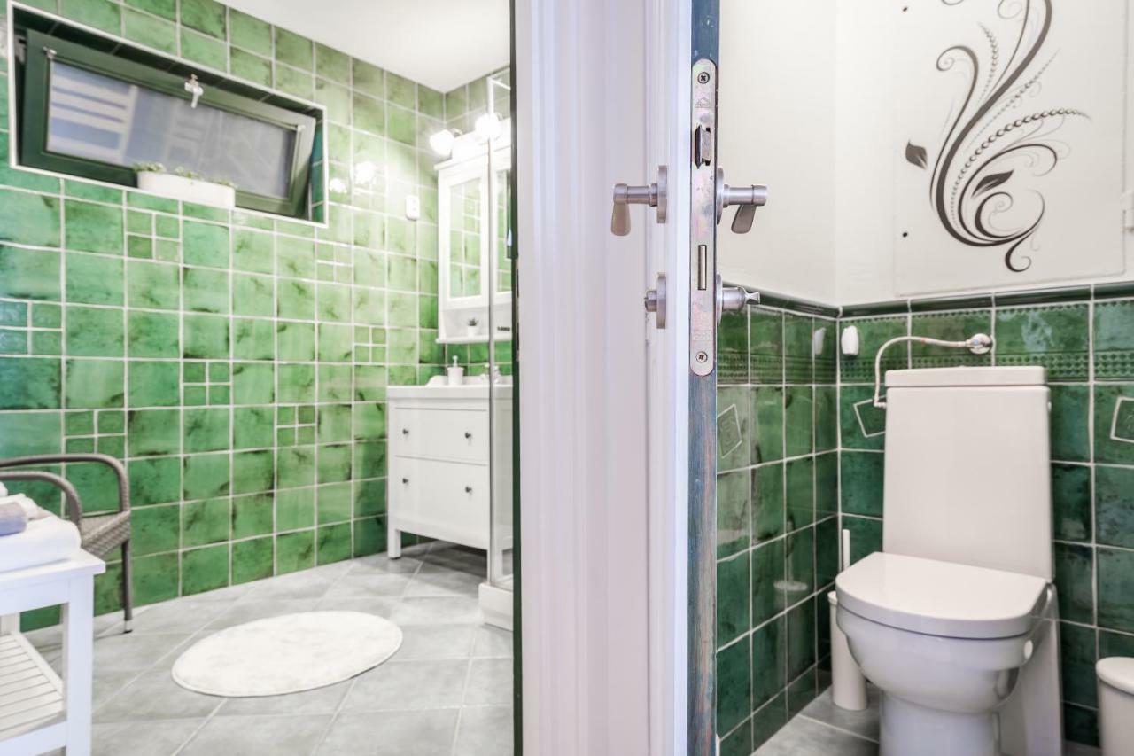 Bpr Golden Corner Suite With Balcony & A/C Boedapest Buitenkant foto